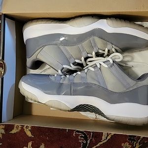 Jordan 11 low cool grey